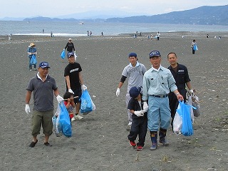 「クリーンさかわ(酒匂川清掃)」に参加/小田原基地