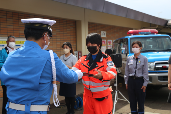 交通安全を呼びかけ(双葉SA)