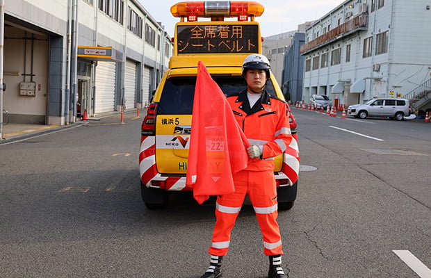 交通管理隊の制服がリニューアル | 中日本ハイウェイ・パトロール東京 